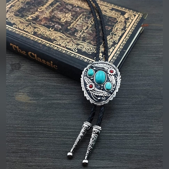 New turquoise color leather bolo tie - Picture 1 of 4